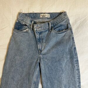 Abercrombie 90's straight ultra high rise jeans
